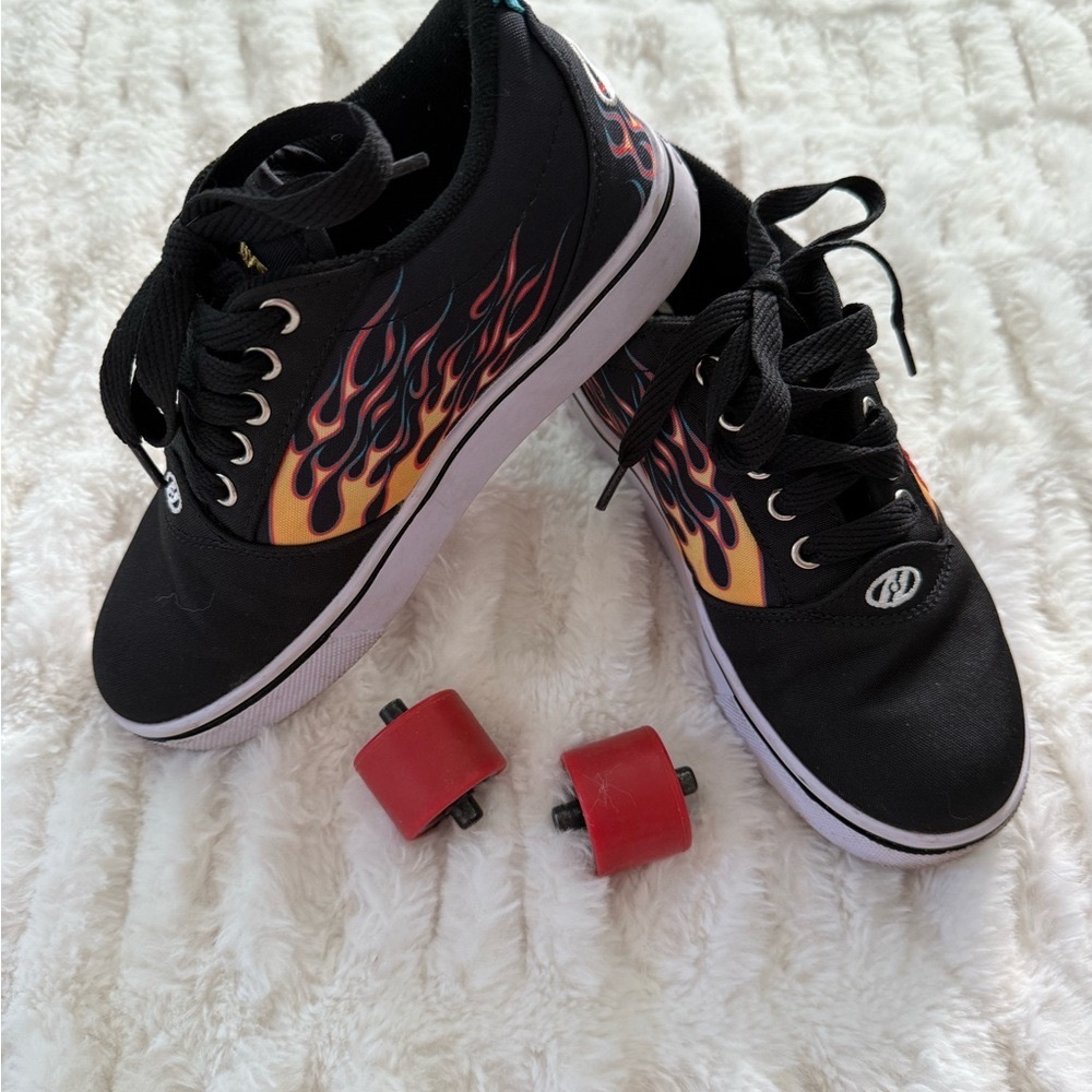 Kids Black Flame Heelys